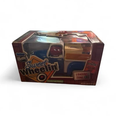 ¡NUEVO! Dispensador de caramelos M&M's MM Sweet Wheelin' Red's Garage Blue Pickup edición limitada Foto 1 de 4