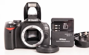 Nikon D60 *Exc+ CCD 10.2 MP Digital SLR Kamera Body - Bild 1 von 11