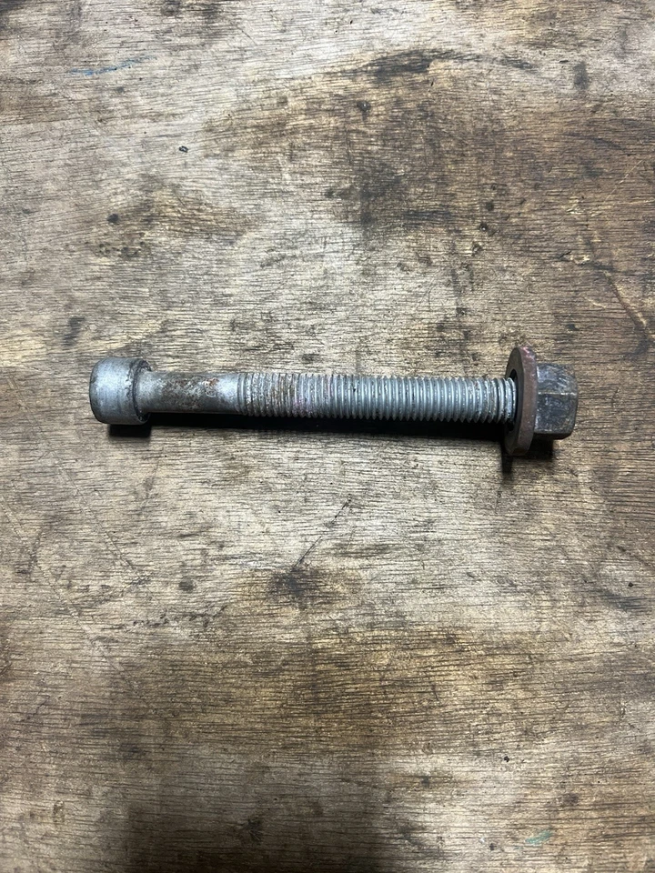 ASTRA MK5 VXR Z20LEH GENUINE GM REAR GEARBOX MOUNT BOLT & NUT — 第 1/1 张图片