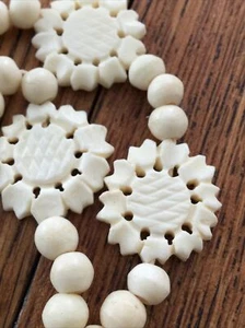 Vintage Early PlastIc Bead Pendant. Cream Colour. Round And Flower Beads Pretty - Picture 1 of 4