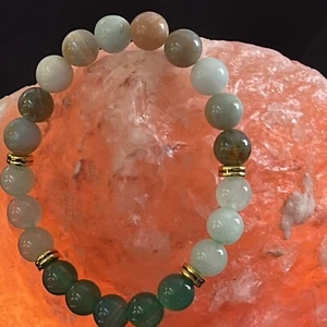 "Brazalete de cuentas de chakra verde y piedras de jaspe talla 7"" con espaciadores de oro (131)" - Imagen 1 de 4