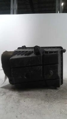 Used Air Cleaner Assembly fits: 2007 Gmc Yukon xl 1500 8.1 Grade A - Image 1 of 3