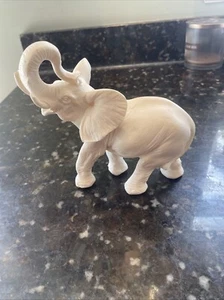 Vintage Hand Carved Italian Alabaster Elephant Statue Tusk Is Damaged - 6 inches - Picture 1 of 4
