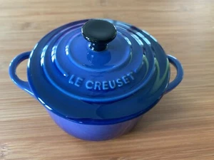 Le Creuset Mini-Cocotte aus Steinzeug 0,25 l - Ø 10 cm, Farbe Azure neuwertig - Bild 1 von 3