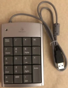 Targus USB Numeric Number Key Pad with USB Port Model PAUK10U - Picture 1 of 3
