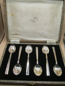 Antique Cased Set 6 Walker & Hall Arts & Crafts Style Spoons Silver Plated - Picture 1 of 8
