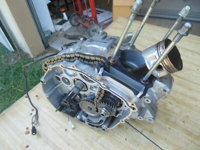 99-2010 2006 Suzuki GZ250 GZ 250 двигатель нижний конец кривошипно-шатунная коробка передач - Изображение 1 из 4