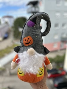 Halloween LED Deko Gnom | Beleuchtete Figur mit Kürbis | LED Halloween Deko 40cm - Bild 1 von 3