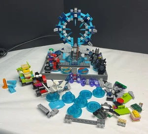 Menge Lego Dimension Stck. 5 Minifiguren mit Basis, Pad Base, nur 2 Basen & mehr - Bild 1 von 8