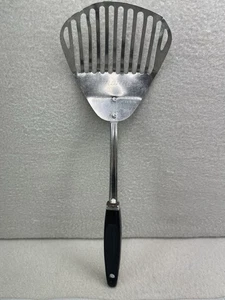 Vintage Ekco Kitchamajig cucchiaio a fessura colino frusta utensile manico nero USA - Foto 1 di 14