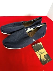 Women's Shoes TOMS CLASSICS Casual Slip On Canvas Loafer Navy Alpargata New SZ8 - Picture 1 of 10
