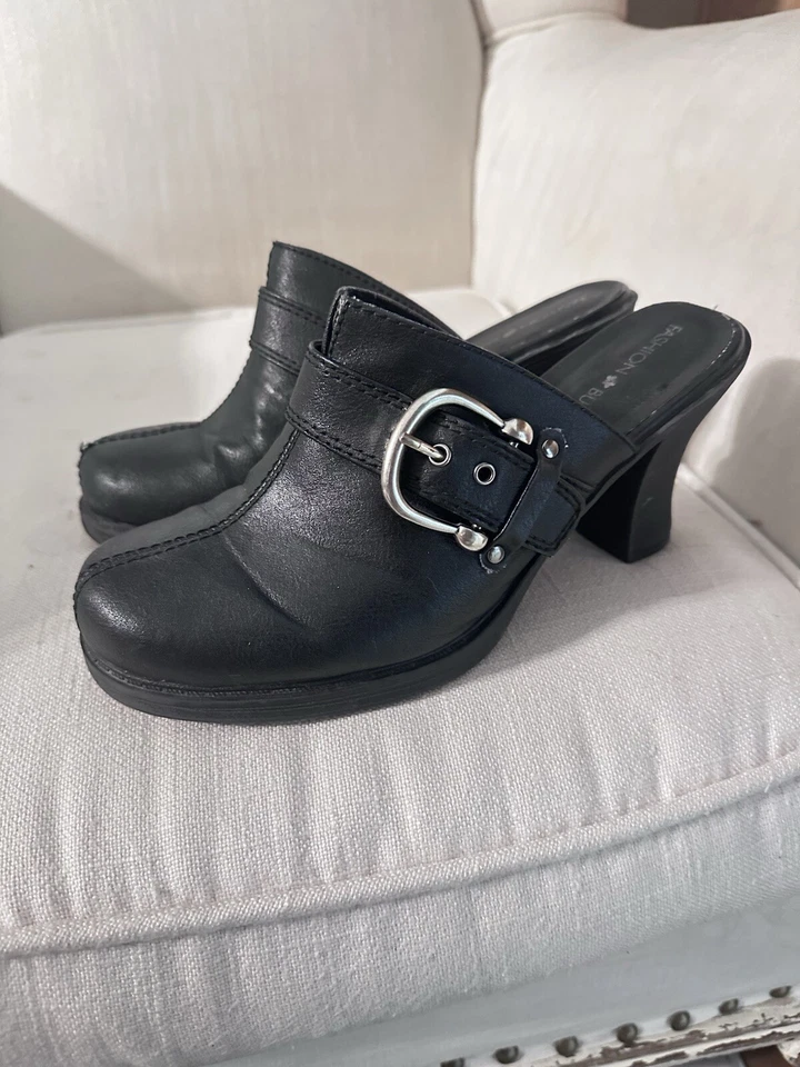 Vintage Fashion Bug Black Clogs Mules Slides Y2k Cute Grunge Buckles Ugh size 8 - Image 1 of 4