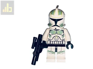LEGO STAR WARS - CLONE TROOPER (2011) - WITH SAND GREEN MARKINGS FROM 7913 - NEW - Picture 1 of 4