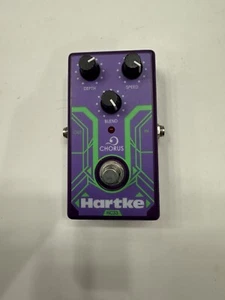 Pedal efecto guitarra Hartke HC33 analógico bajo coro HC-33 - Imagen 1 de 7