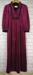 Lisanne Zip Housecoat Robe Burgundy Black Velour Pockets No Tag 40 Inch Bust - Picture 1 of 7