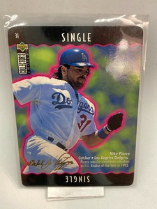 1996 Collector's Choice You Make the Play Gold Signature Mike Piazza (Single)