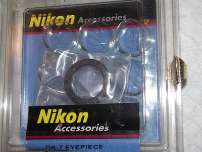 ADAPTADOR OCULAR NIKON DK-7 PARA CÁMARAS FOTOGRÁFICAS N8008/S, N90, F100, NUEVO EN CAJA Foto 1 de 3