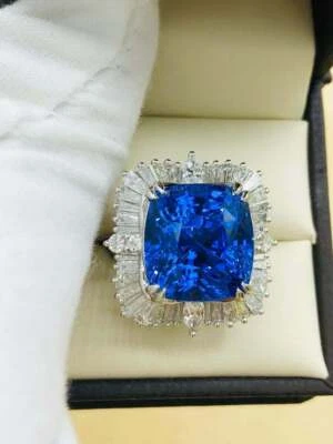 Gorgeous 26CT Ceylon Cornflower Blue Sapphire & 3.40CT White CZ Royal Women Ring - Image 1 of 4