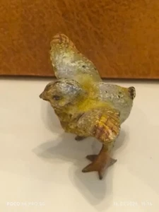 Antigua estatuilla de pollito de bronce de Viena pintada en frío - Imagen 1 de 8