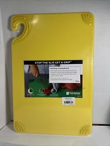 Tabla de cortar de polímero San Jamar Saf-T-Grip con gancho de seguridad amarillo 12" x 18" x 0,5" - Imagen 1 de 3