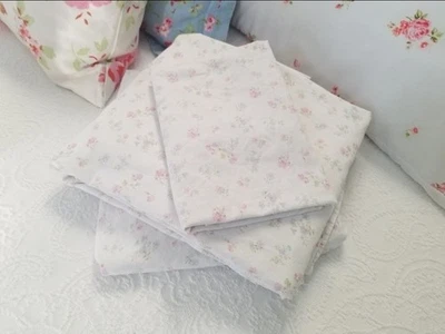 SIMPLY SHABBY CHIC TWIN CANDY FLORAL 100% COTTON SHEET SET - Image 1 of 4