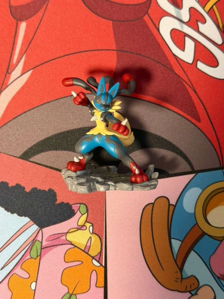 Pokemon TCG - Mega Lucario ex coleção de bonecos exclusiva - Apenas boneco - Imagem 1 de 1