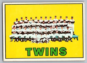 1967 TOPPS #211 MINNESOTA TWINS TEAM CARD W/KILLEBREW/OLIVA/KAAT - Picture 1 of 3