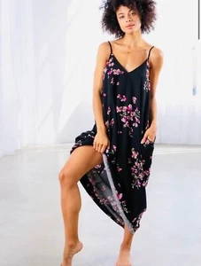 LoveStitch Maxikleid schwarz Blumen - Bild 1 von 3