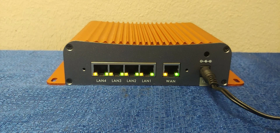 Plustek NVR Slim240Pro 4 Channel Network Video Recorder - Image 1 of 4