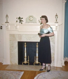 Vintage Stereo Realist Foto 3D Dia KOSTÜM Frau am Kamin - Bild 1 von 2