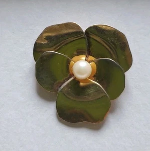 Vintage WRF 12k Gelbgold gefüllt zierliche Stiefmütterchen Blume mit Perle Brosche 1 1/8" Breite - Bild 1 von 2
