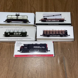 Southern Pacific Locomotive, Tank, Log Car, Hopper Car, & Piggyback - Picture 1 of 10