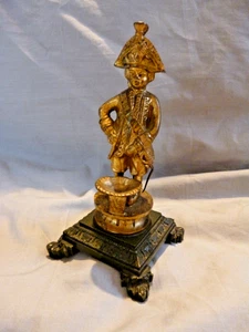 antiguo pequeño oficial frívolo bronce chapado en oro con base metálica de tres puntas - Imagen 1 de 9