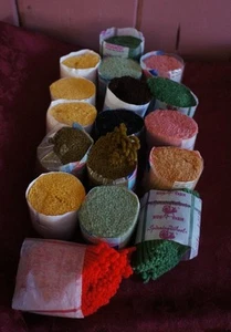 MIXED LOT OF VTG. RUG YARN - Picture 1 of 3
