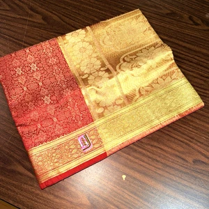 Indian Women's NEW Brocade Artificial Silk Sari SAREE DEEP RED w/Golden Border - Picture 1 of 6