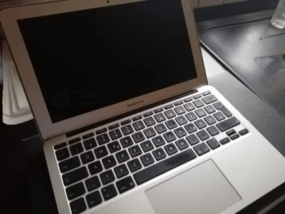 Apple MacBook Air 13,3 Zoll 2011 i7 4GB 250SSD A1369 - Bild 1 von 4