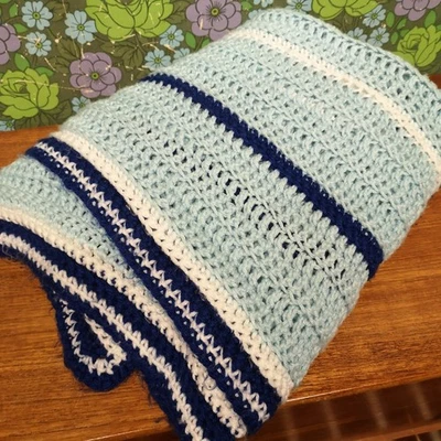 Vintage Retro 80's Vibes Blue Stripe Knitted Blanket - Image 1 of 4