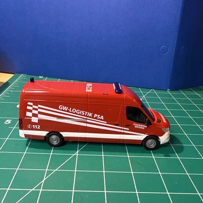 Mercedes German Feuerwehr Fire Bremen escala 1:87 Busch HO Foto 1 de 4