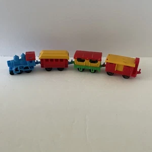 Vintage 1980’s Lot Of 4 Brudor Train Pieces Made In Germany Plastic Multi Color - Picture 1 of 5