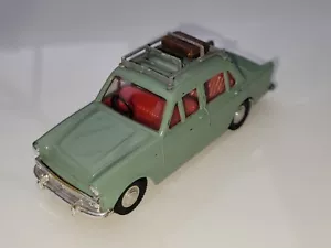 Triang Spot On 257 Hillman Minx With Roofrack Excellent Condition - Picture 1 of 15