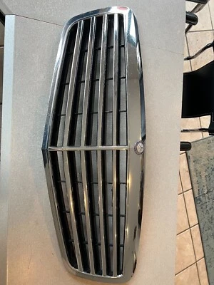 Rejilla de radiador delantera superior OEM 2011 2013 A2218800483 Mercedes Benz S550 Foto 1 de 2