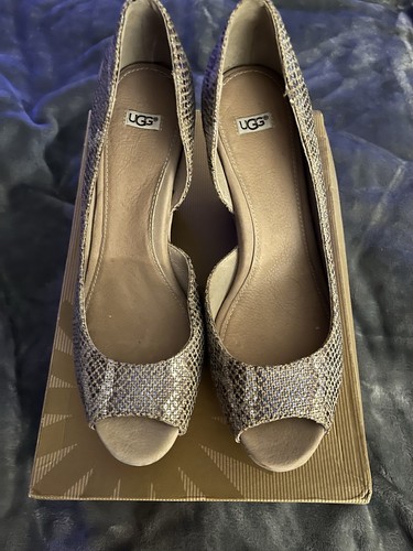 Sandalo con zeppa Ugg Toura taglia 9