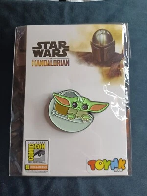 StarWars COMIC CON EXCLUSIVE The Mandalorian The Child Baby Yoda Grogu Pin - Image 1 of 2