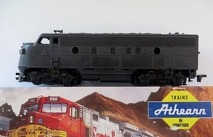 HO Athearn 3223 Sin Decorar F7B Duelo Faros Maniquí Diesel Caja Original Baja - Imagen 1 de 7