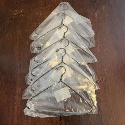 Lote de 6 cabides de roupas vintage de metal preto para bonecas 6" novo no pacote muito resistente - Imagem 1 de 4