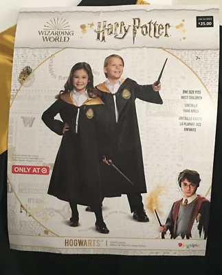 Disfraz de Harry Potter Hufflepuff con capucha para niño talla M (7/8) escudo de Hogwarts Foto 1 de 4