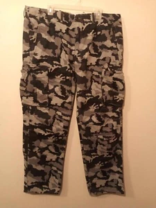 Levis Relaxed Fit Ace Cargo Pants Color Dark Grey Camouflage - Picture 1 of 4
