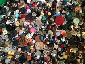 Lot 3.5 Pounds Buttons Mixed Types Shapes Colors Materials New Old Random Pick - Picture 1 of 6