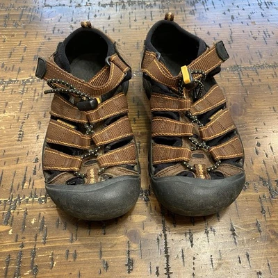 Sandalias de Senderismo Keen Newport Juvenil Talla 13 8212 Marrón Caminar Impermeables Playa Foto 1 de 4