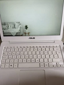 ASUS Zenbook UX305F 128GB SSD 8GB Ram White - fully functioning - Picture 1 of 9